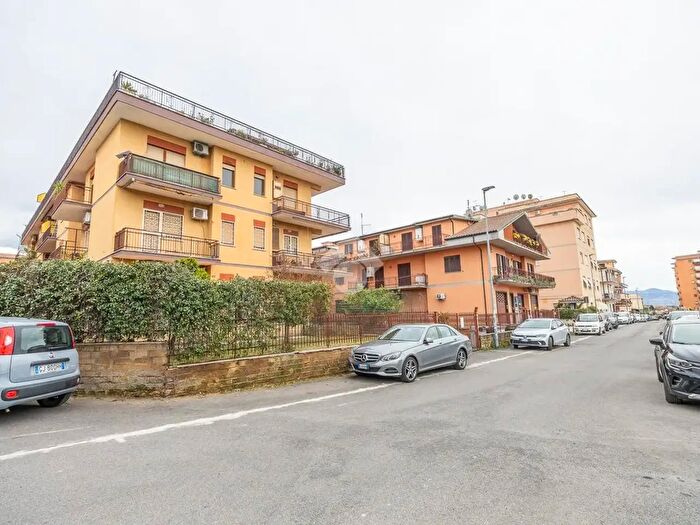 Appartamento trilocale in vendita in Via G Pascoli, Guidonia Montecelio