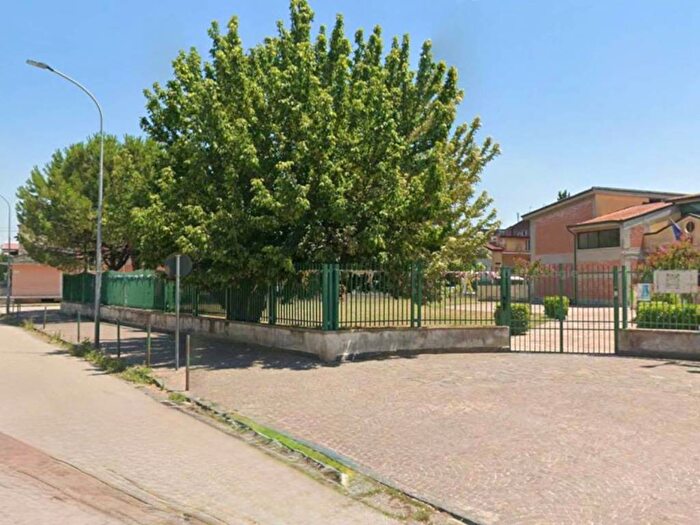 Appartamento quadrilocale in affitto in Via Pasquale Migliaccio, Orta di Atella