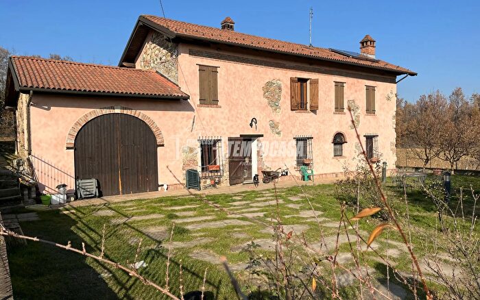 Casa con 7 locali in vendita in Località Bonella, Rocca Grimalda