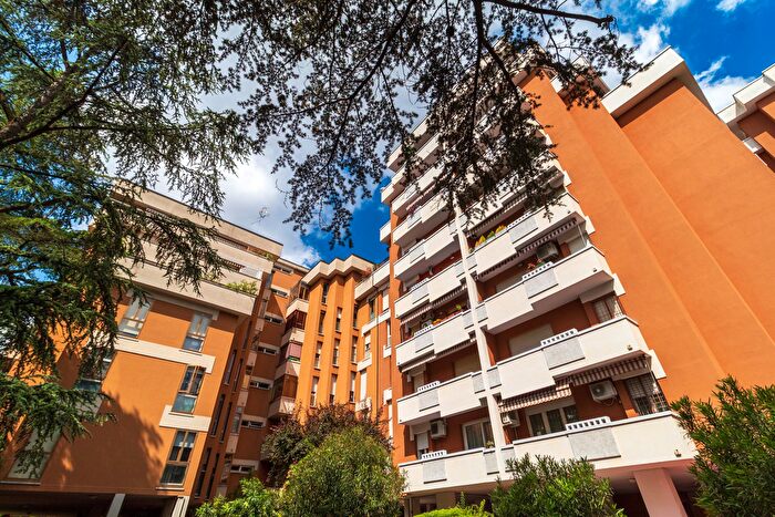 Appartamento con 5 locali in vendita in Via S Donato Bologna, Bologna