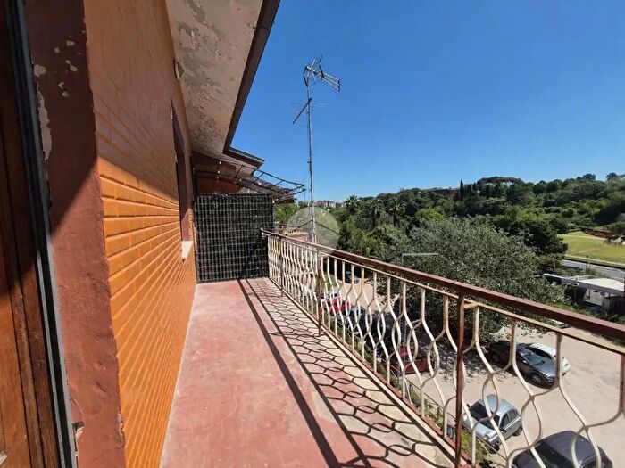 Appartamento bilocale in vendita in Via dei Bonacolsi, Roma