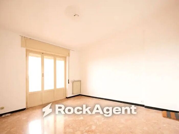 Appartamento quadrilocale in vendita in Via Santa Maria Assunta di Nervi, Genova
