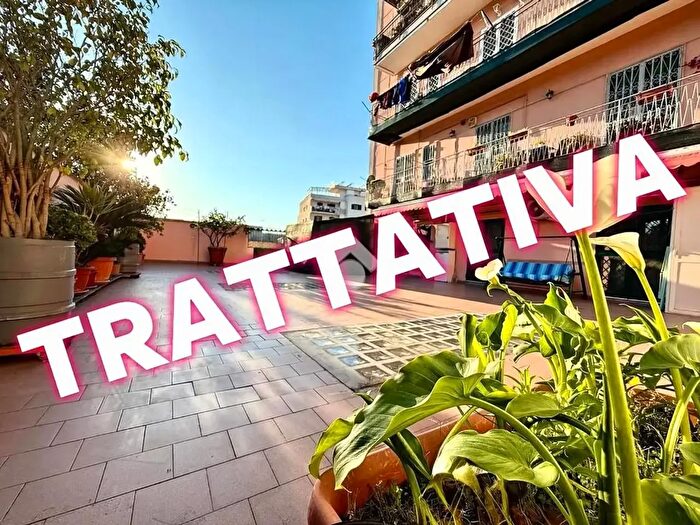 Appartamento trilocale in vendita in Via Montevergine, Napoli
