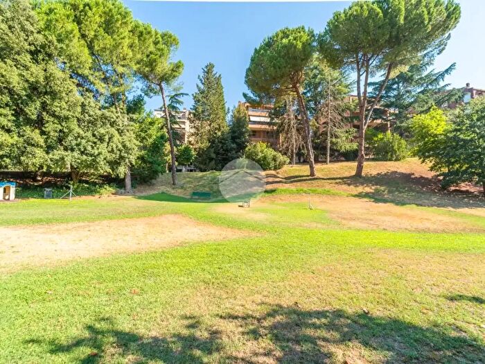 Appartamento trilocale in vendita in Via Pieve di Cadore, Roma