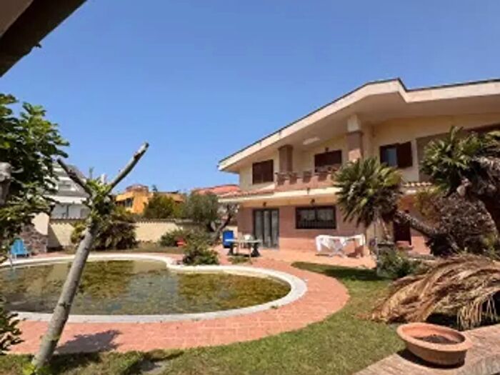 Casa con 6 locali in vendita in Via delle Camelie, Nettuno