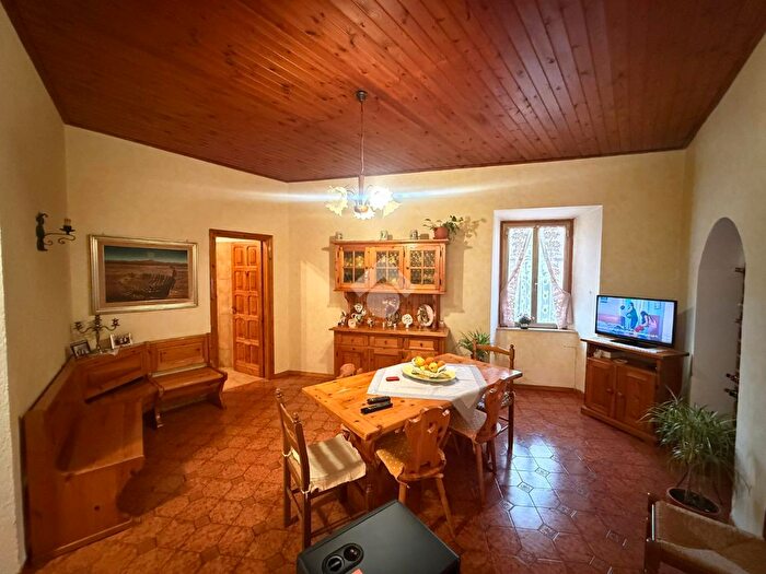 Appartamento trilocale in vendita in Via Opifici, Subiaco