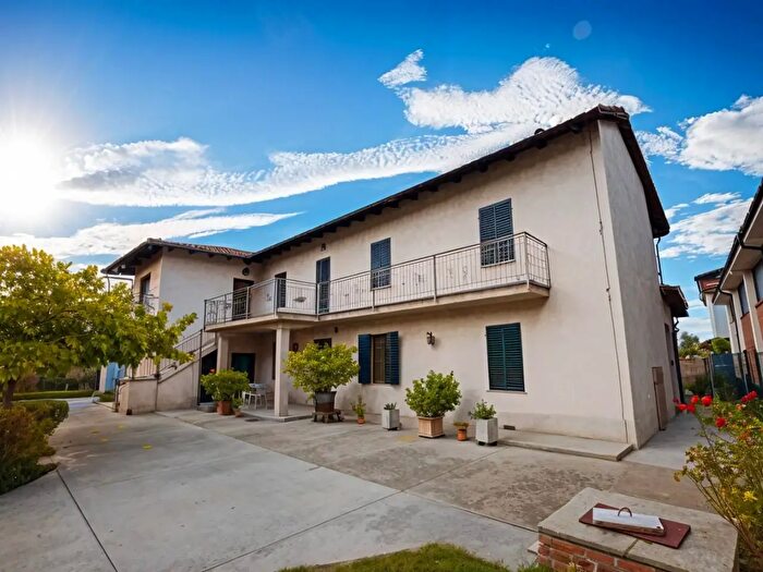 Casa con 9 locali in vendita in Corso Ferrero bis, Farigliano