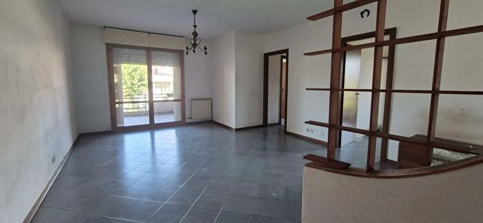 Appartamento con 5 locali in vendita in Massa