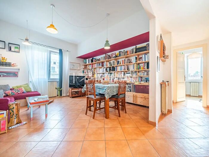 Appartamento trilocale in vendita in Viale Spartaco B, Roma