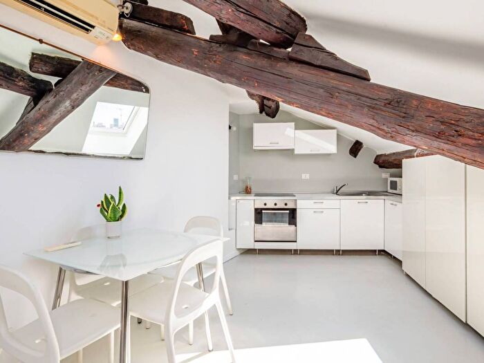 Appartamento bilocale in affitto in Via Castelfidardo, Moscova, Milano