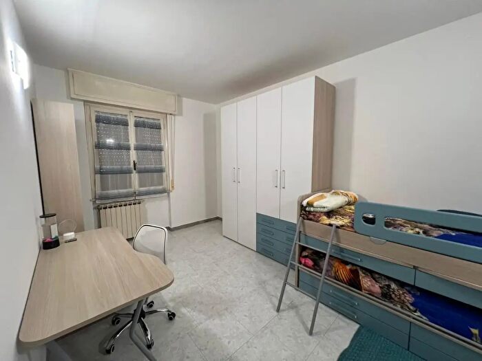 Appartamento con 5 locali in affitto in Pisa