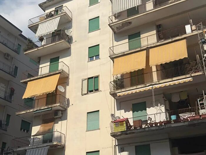 Appartamento trilocale in vendita in Via Silvio Baratta, Salerno