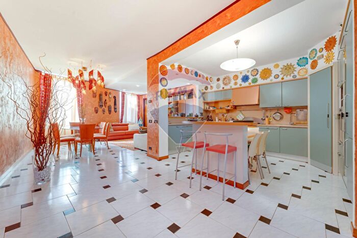 Appartamento quadrilocale in vendita in Via Borgo Palazzo, Bergamo