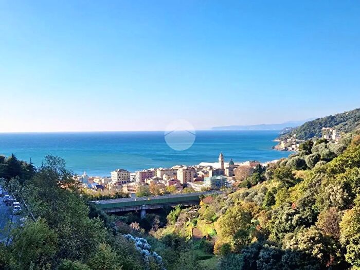 Appartamento quadrilocale in vendita in Via Piero Calamandrei, Genova