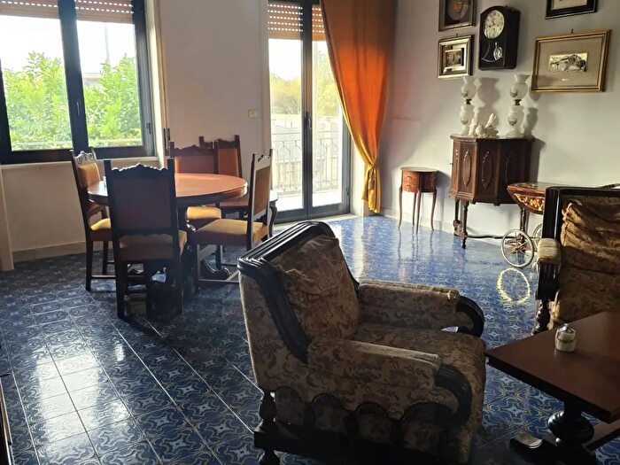 Appartamento con 5 locali in vendita in Via Francesco Cilea, Grumo Nevano