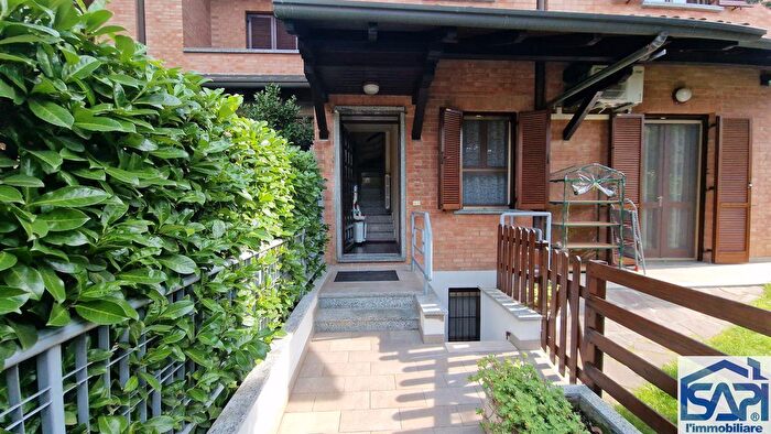 Casa quadrilocale in vendita in Via Parri, Solaro