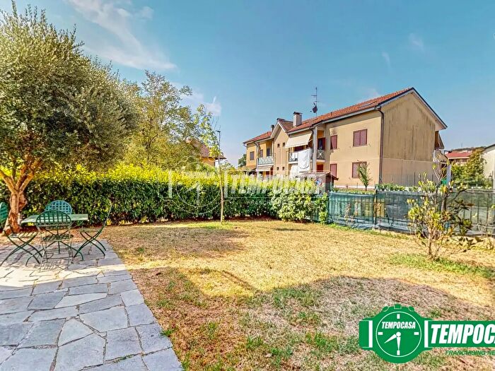 Appartamento trilocale in vendita in Via degli Alpini, Cassine