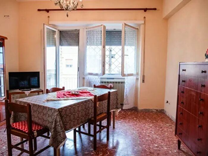 Appartamento trilocale in vendita in Via Germania, Pomezia