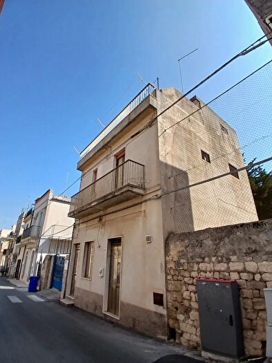 Casa quadrilocale in vendita in Via Loreto, Modica
