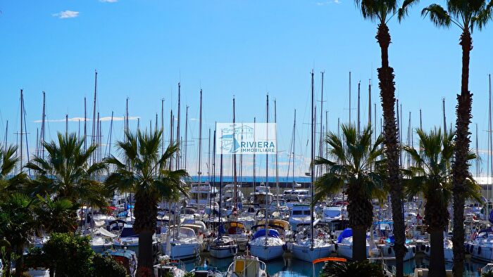 Appartamento bilocale in vendita in Via Gianni Cozzi, Santo Stefano Al Mare