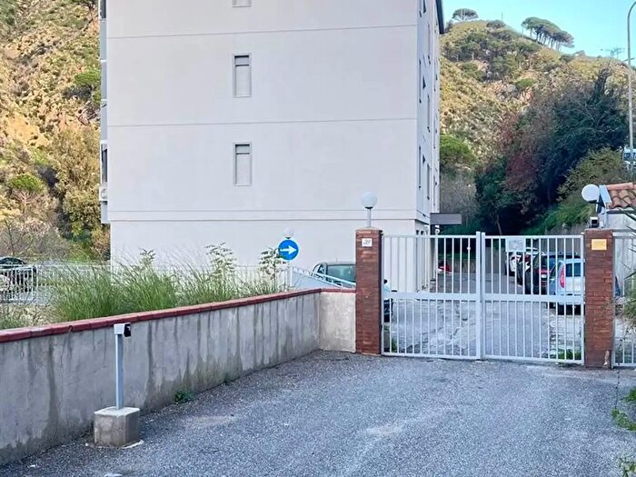 Appartamento con 5 locali in vendita in Via Umberto Terracini, Messina