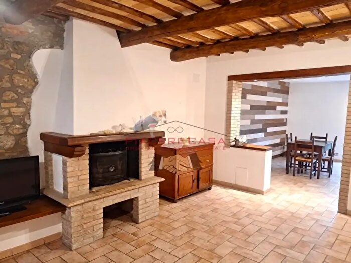 Casa con 7 locali in vendita in Orvieto