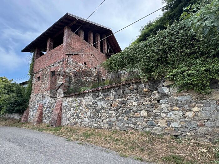 Casa con 6 locali in vendita in Cascina Balchi, Cureggio