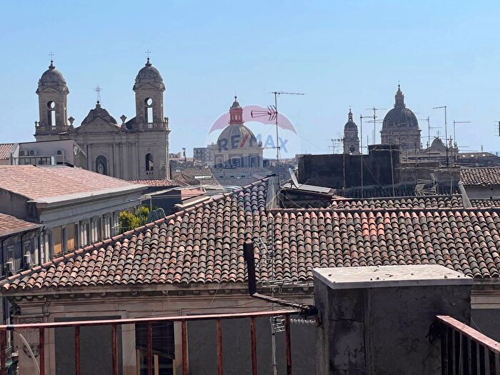 Appartamento trilocale in vendita in Via Vittorio Emanuele II, Catania