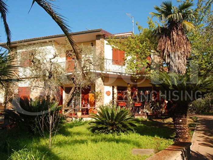 Casa quadrilocale in vendita in Via del Mercato, Scarlino