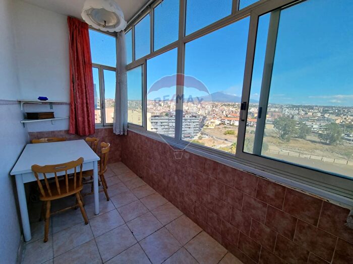 Appartamento trilocale in vendita in Via Nervesa della Battaglia a, Catania