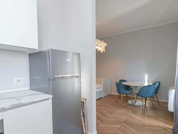 Appartamento monolocale in affitto in Via Curtatone, Milano