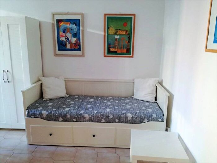 Appartamento bilocale in affitto in Via dei Tulipani, Giambellino, Milano