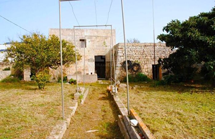 Casa bilocale in vendita in Via Giovanni Pascoli, Patu