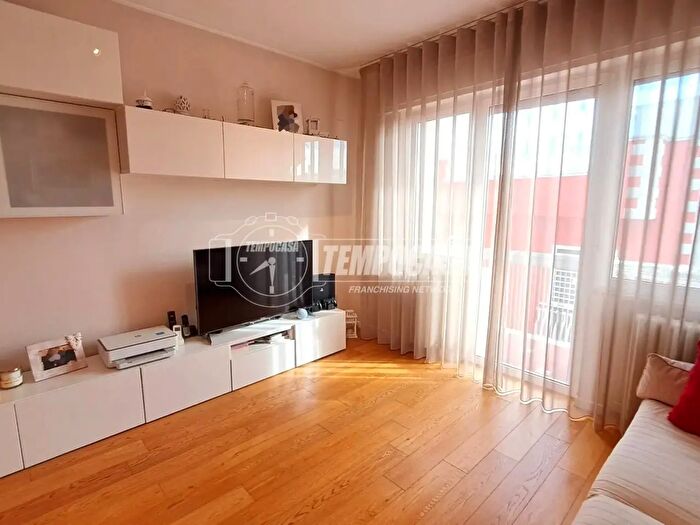 Appartamento trilocale in vendita in Via Borgo San Rocco, Adelfia