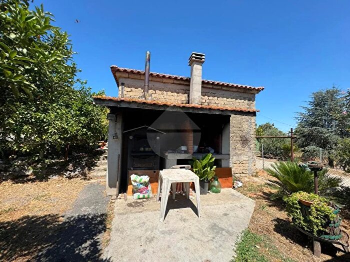 Casa quadrilocale in vendita in Rustico, Roma