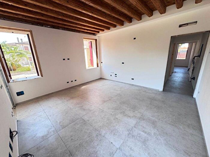 Appartamento quadrilocale in affitto in SantElena