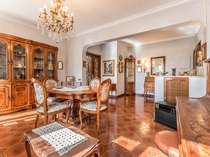 Appartamento trilocale in vendita in Via Pietro Romano, Roma