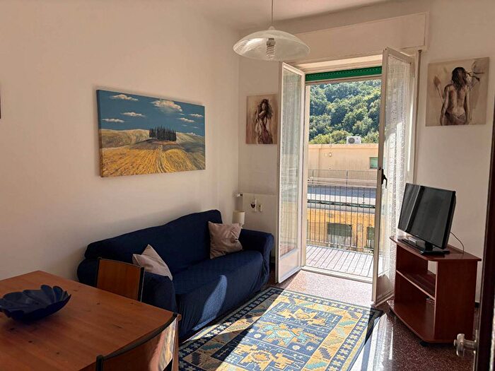 Appartamento bilocale in affitto in Via Cadighiara, Borgoratti, Genova