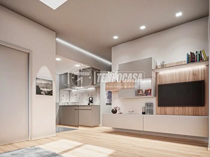 Appartamento trilocale in vendita in Via Crescenzago, Milano