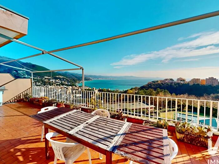 Appartamento con 6 locali in vendita in Via del Roccolo, Arenzano