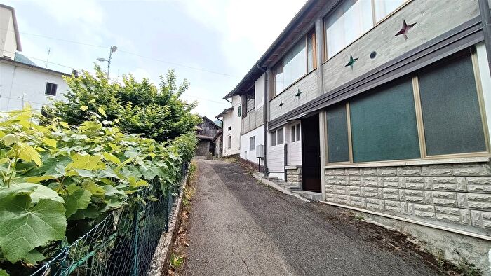 Casa con 9 locali in vendita in Via Baigno Grosso a Camugnano, Camugnano