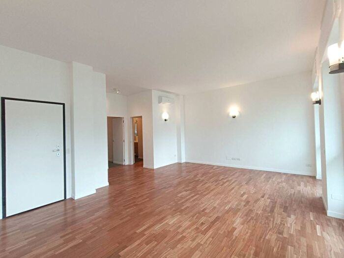 Appartamento trilocale in affitto in Via Francesco Redi, Morgagni, Milano