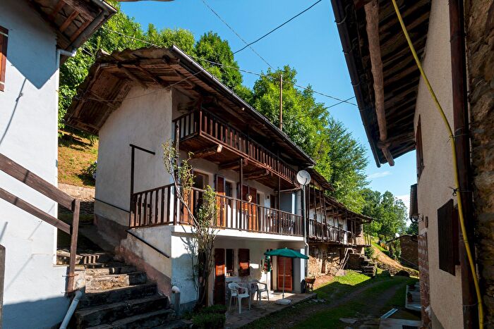 Casa trilocale in vendita in Borgata Cantone, Paesana