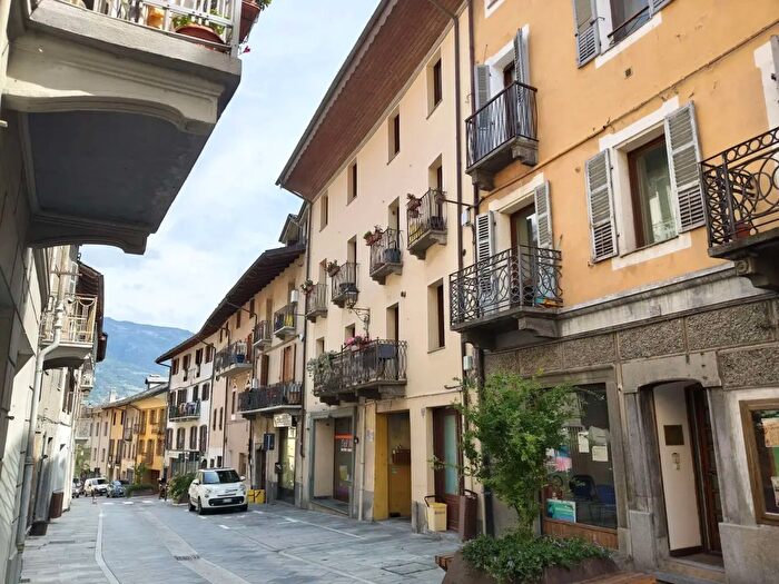 Appartamento trilocale in vendita in Via Chanoux, Chatillon
