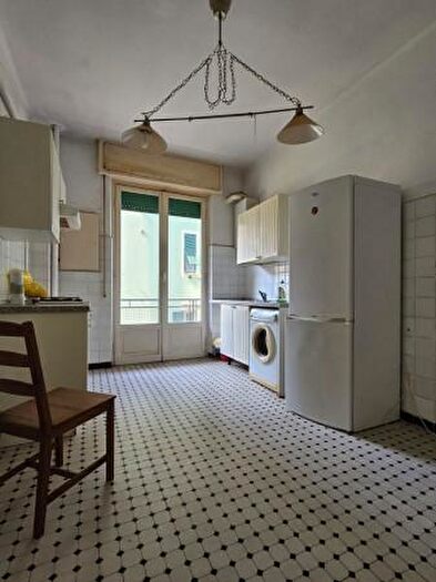 Appartamento con 5 locali in vendita in Via Maggio, Genova