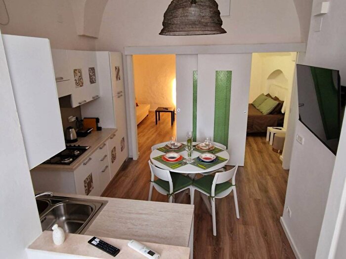 Appartamento bilocale in affitto in Via Francesco Capozzi, Centro, Monopoli