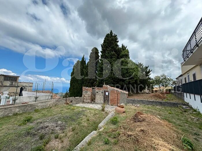 Casa con 5 locali in vendita in Via Candelora Snc, Villafranca Tirrena