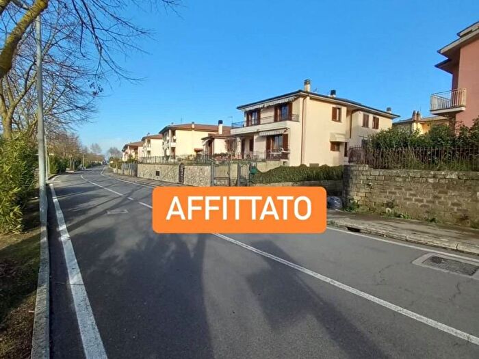 Appartamento trilocale in affitto in Via San Sebastiano, Capodimonte