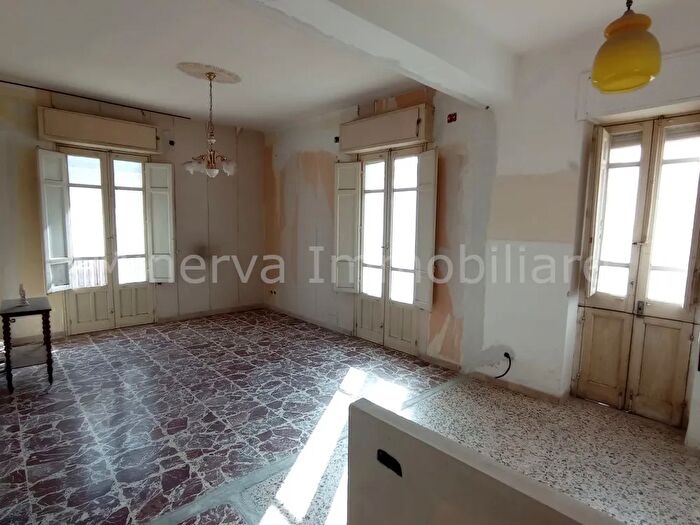 Appartamento trilocale in vendita in Lentini