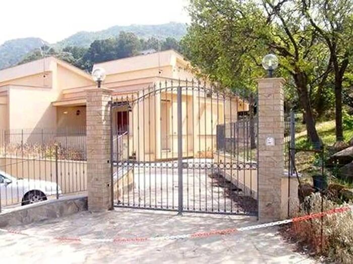 Appartamento trilocale in affitto in Centro, Cefalù